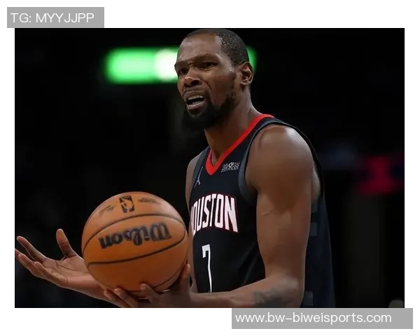 杜兰特状态低迷14投仅5中仅得13分7篮板表现令人失望 杜兰特状态低迷14投仅5中仅得13分7篮板表现令人失望