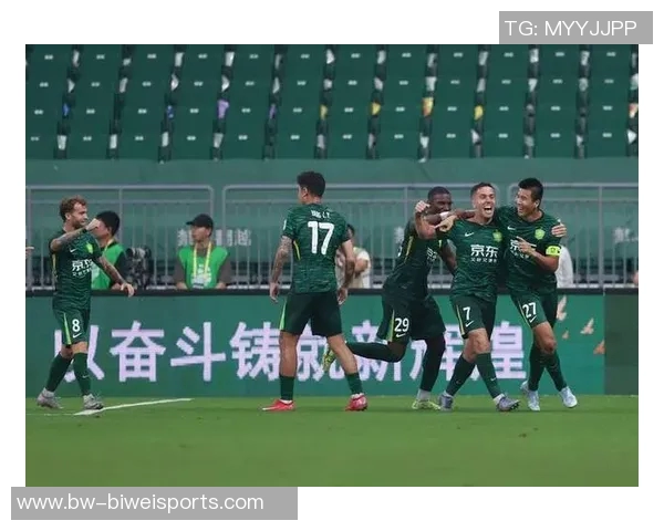 21371名球迷齐聚工体见证国安与大埔精彩对决热情高涨气氛火爆 21371名球迷齐聚工体见证国安与大埔精彩对决热情高涨气氛火爆