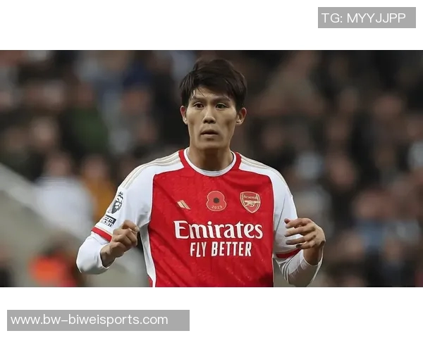 富安健洋今夏与阿森纳解约将与阿贾克斯签约半年开启新篇章