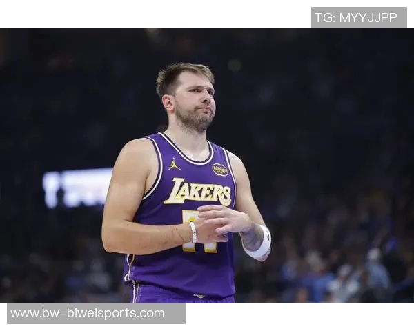 湖人新赛季四场比赛均有球员得分40东契奇和里夫斯表现惊艳