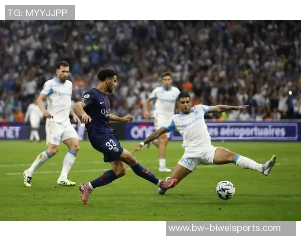 法甲赛季精彩对决里尔迎战马赛摩纳哥客场全取三分 法甲赛季精彩对决里尔迎战马赛摩纳哥客场全取三分