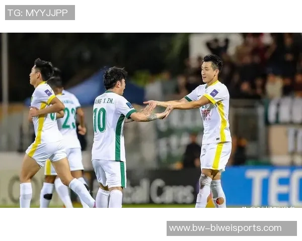 21371名球迷齐聚工体见证国安与大埔精彩对决热情高涨气氛火爆